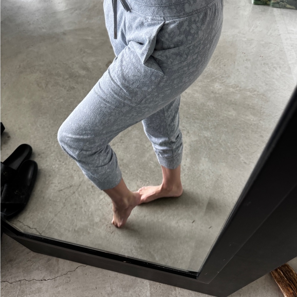 Gray Patterned Jogger Drawstring Pants 4 Guc - image 3